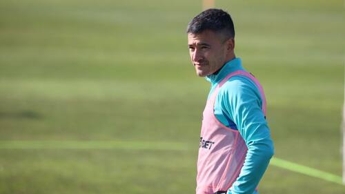 Confirmado: Charles Aránguiz estará en el Superclásico ante Colo Colo con inédito número de camiseta