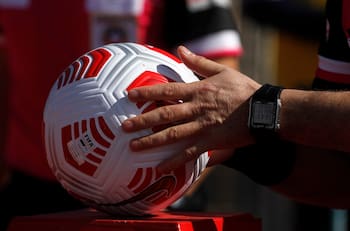 Equipo de Primera B define a su comprador: grupo de representantes entre los interesados