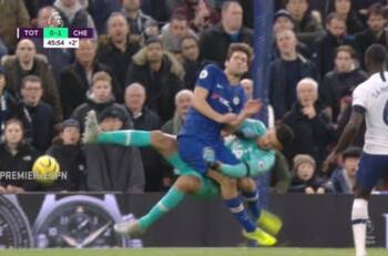 El criminal penal del portero de Tottenham a Marcos Alonso en la Premier League