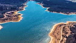 Tiene laguna, bosque y senderos: la reserva natural a una hora de Santiago ideal para visitar en otoño