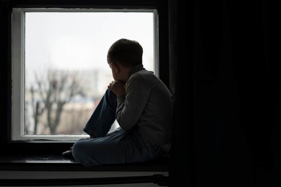 Desde pequeños, a los niños solía enseñárseles que las emociones eran temas femeninos, por lo que al día de hoy hay muchos adultos que todavía tienen problemas para expresar sus sentimientos.