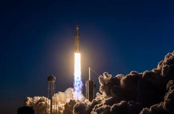 VIDEO | Así fue el impresionante Lanzamiento del cohete Falcon Heavy de pionero espacial SpaceX