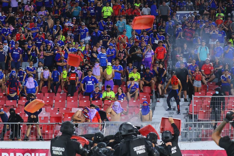 Los azules ya piensan en el posible castigo tras los incidentes en el debut. Foto: Aton.