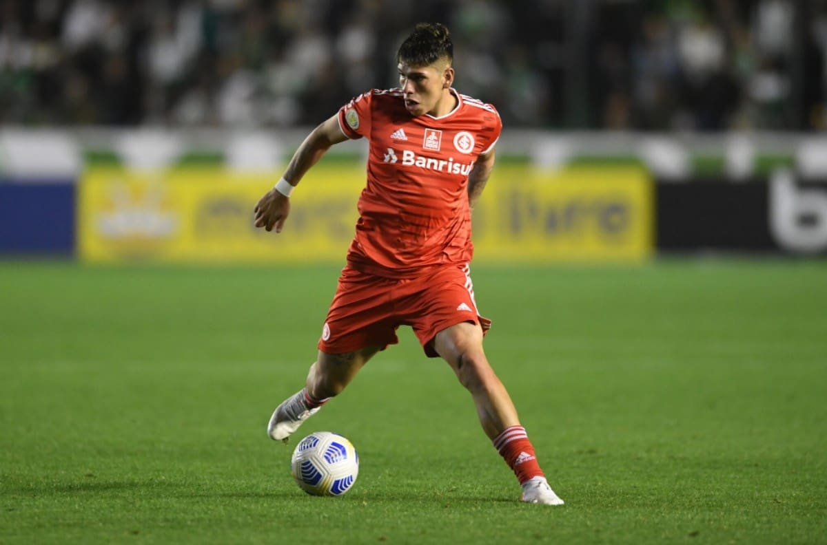 La estrella internacional que apadrinó a Carlos Palacios en el Inter de Porto Alegre