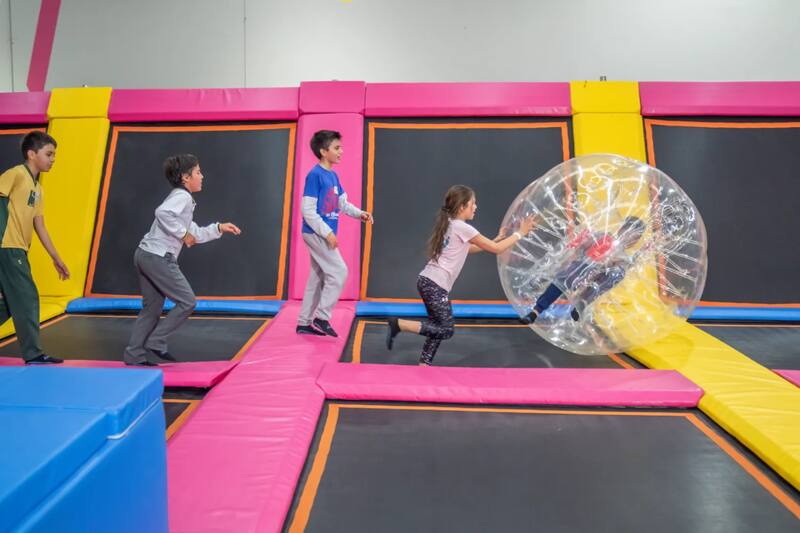 El recinto ofrece horas de entretención bajo techo para toda la familia.