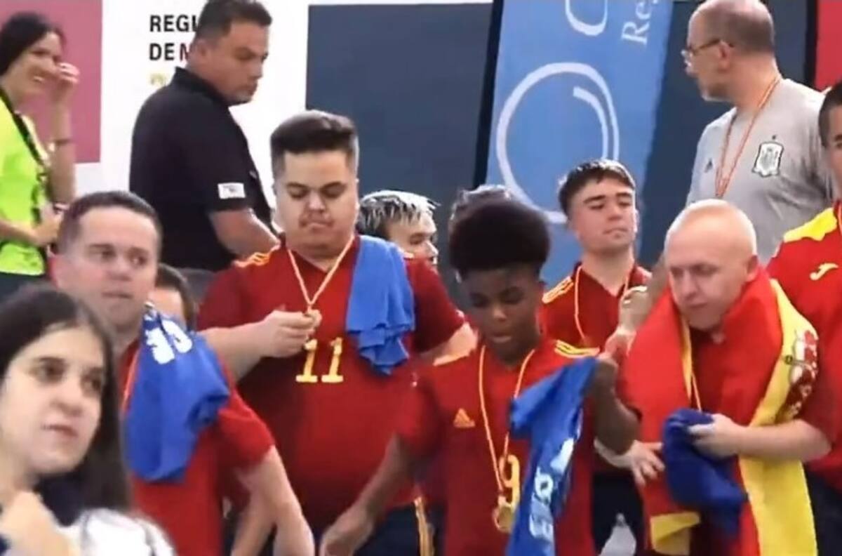 VIDEO| "Estúpidas y medievales": Denuncian humillantes burlas contra Selección Española de Talla Baja