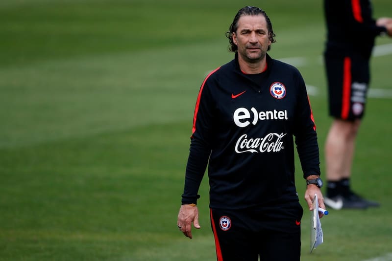 El entrenador argentino fue campeón de la Copa Centenario con La Roja.
