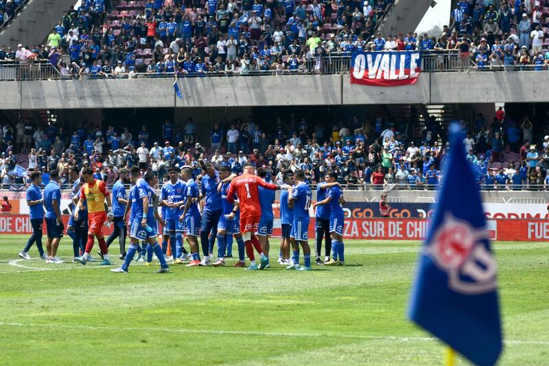 Hinchas azules podrían estar ante Curicó Unido