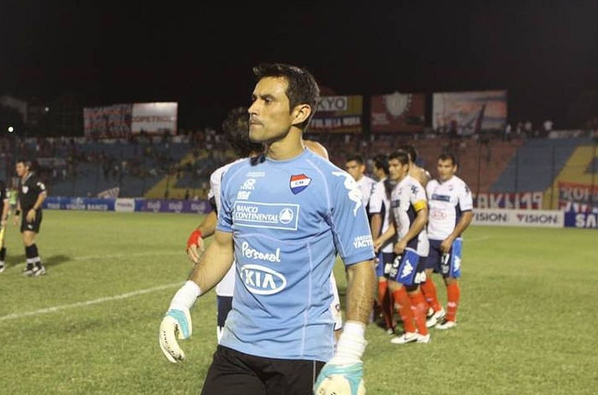 Justo Villar está viviendo un verdadero drama en el Nacional de Celso Ayala