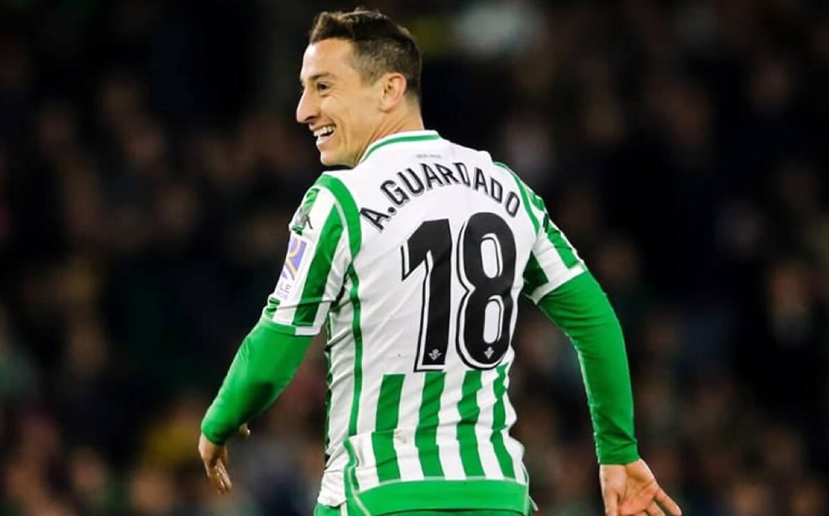 Andrés Guardado blanqueó su deseo de ser DT del Betis.
