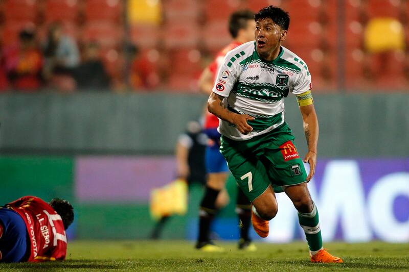 Futbol, Union Espanola vs Deportes Temuco
El jugador de Deportes Temuco, Cristian Canio, celebra su gol contra Union Espanola durante el partido de primera division en el estadio Santa Laura de Santiago, Chile.
19/10/2018
Christian Iglesias/Photosport*****
Football, Union Espanola vs Deportes Temuco
Deportes Temuco player Cristian Canio, celebrates after scoring against Union Espanola during the first division football match held at the Santa Laura stadium in Santiago, Chile.
19/10/2018
Christian Iglesias/Photosport