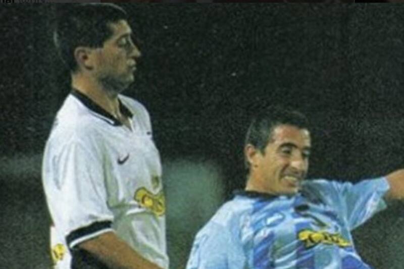 En 1999, el talquino defendió la camiseta de Colo Colo y andubo bastante bien: 37 partidos y 14 goles. Tuvo que regresar a México, por motivos contractuales.