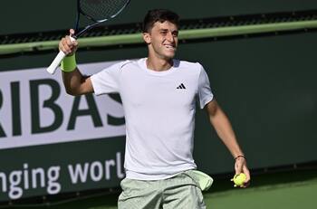 Es 123° del mundo, entró como lucky loser y con esta genialidad eliminó a Novak Djokovic de Indian Wells