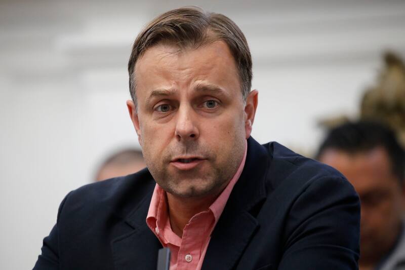 El alcalde de Puente Alto renunció a su cargo.