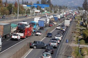 Paro de camioneros: ¿Cuáles son sus demandas y qué rutas están cortadas en Chile?