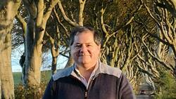 "Profunda tristeza": Mauricio Bustamante lamenta la muerte de su suegro y se despide con sentido mensaje