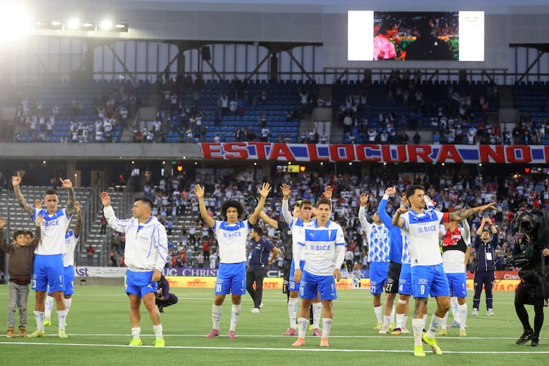 El primer equipo en el Claro Arena. Foto: Agencia Aton.