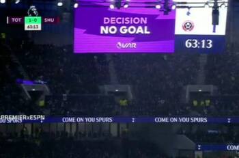 Por una uña: El VAR anuló de forma insólita al Sheffield por polémico offside