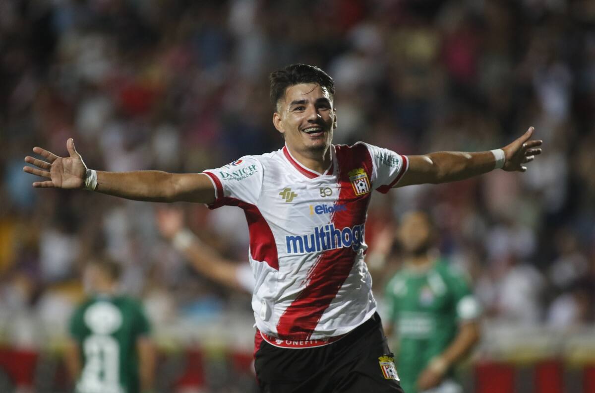 Una remontada agónica le dio la victoria a Curicó ante Audax Italiano