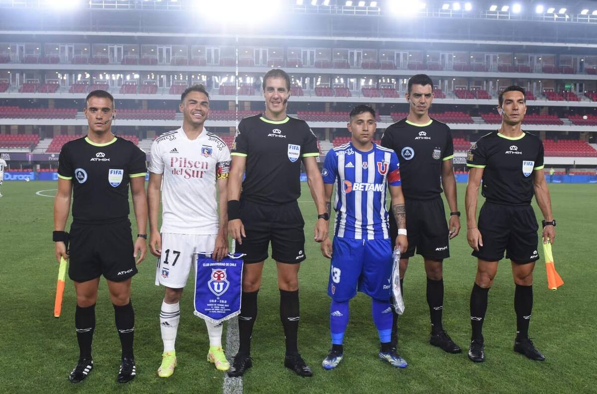 Exclusivo: Todo lo que no se vio del primer Superclásico de la historia entre Colo Colo y la U fuera de Chile