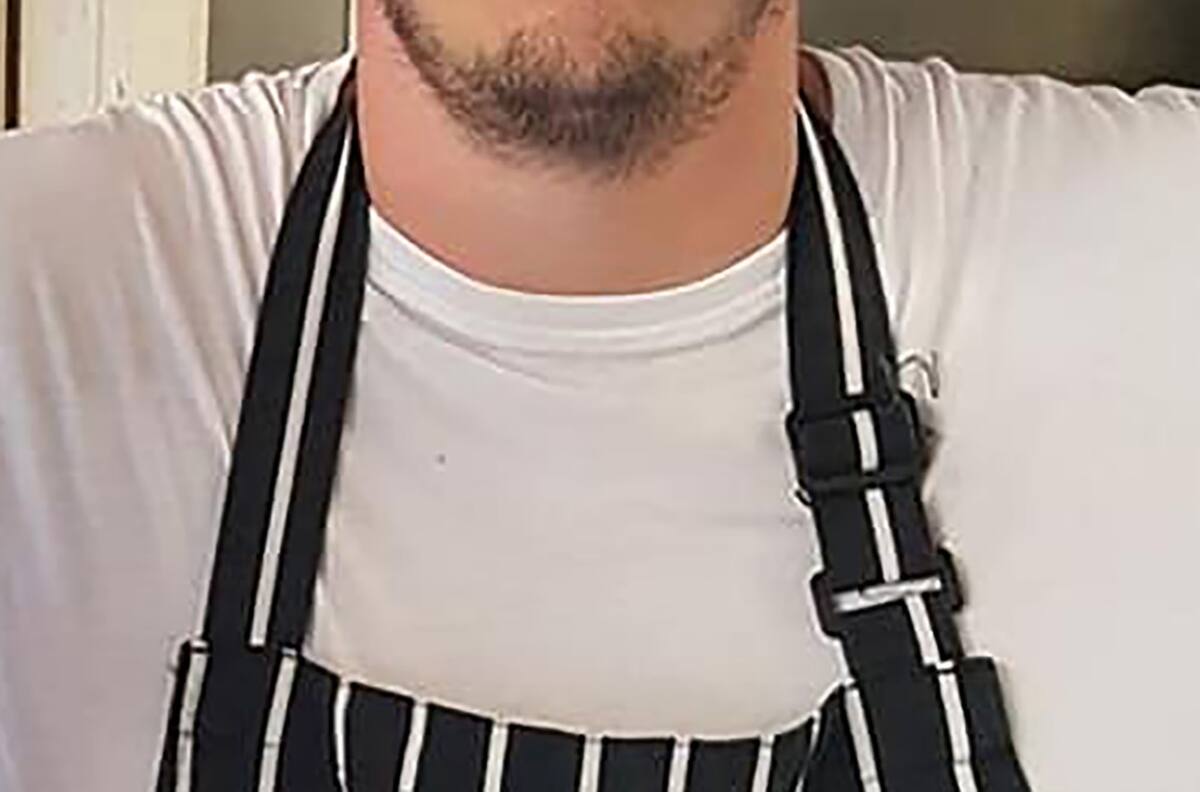 Intoxicó a 31 personas y provocó la muerte de una: condenan a chef que sirvió un pastel mal cocinado