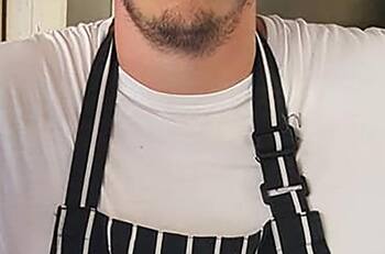 Intoxicó a 31 personas y provocó la muerte de una: condenan a chef que sirvió un pastel mal cocinado