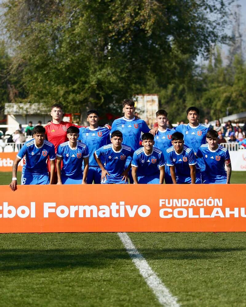 Andrés Torres en la final del Formativo (tercero en la fila superior).