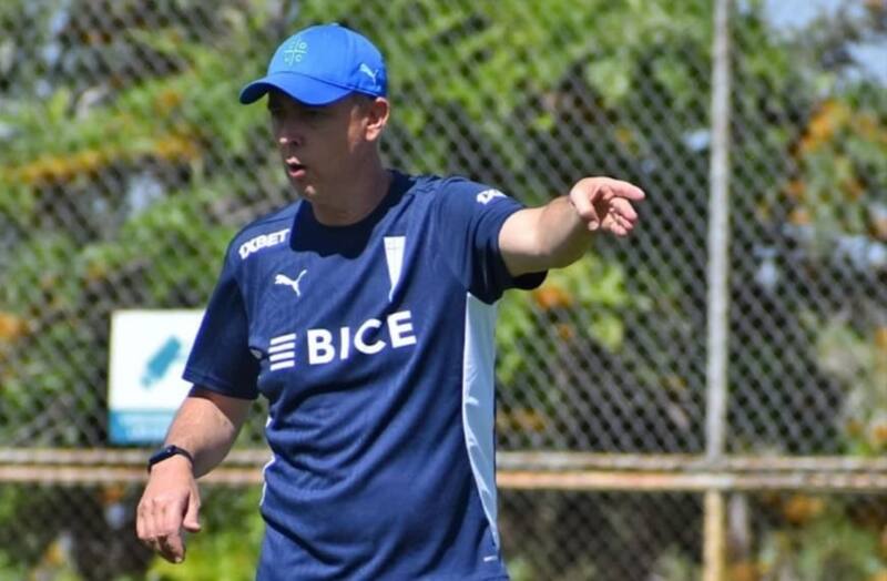 , entrenador de la Universidad Católica. Foto: Comunicaciones Cruzados.