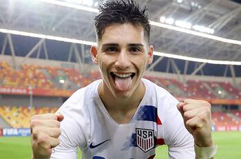 ¿Nuevo "chileno" a la Premier League?: Afirman que Sebastián Soto está a un paso de firmar por el Norwich City