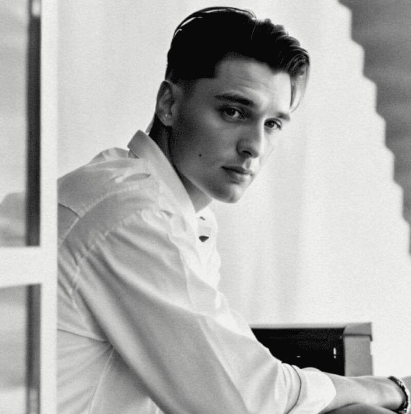 La imagen hecha con Inteligencia Artificial de Peso Pluma que ha dado vuelta el internet