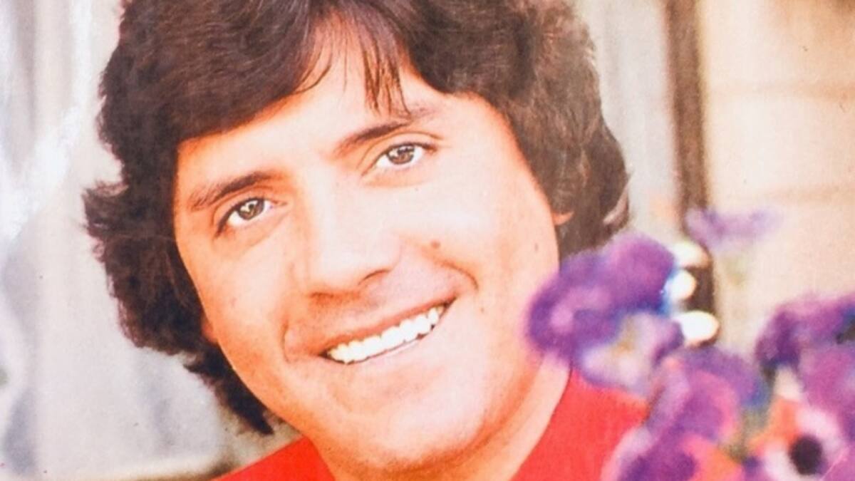 Pese a que la canción no es de él: Los memes y reacciones que se tomaron redes sociales recordando a Zalo Reyes y “Un ramito de violetas”