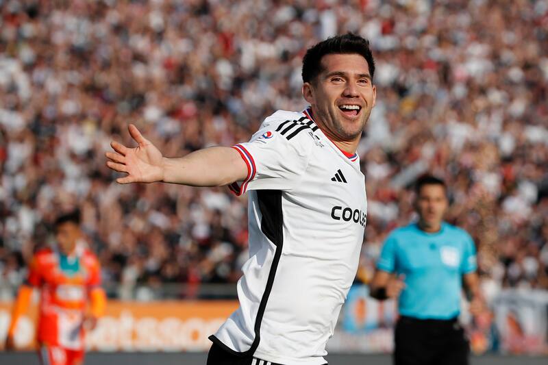 César Fuentes, volante de Colo Colo. Foto: Agencia Aton.