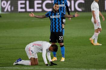 Gazzetta Dello Sport sobre Arturo Vidal: "Una copia descolorida del mediocampista que era"