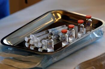 Vacunatorio de Conchalí sufre millonario robo que afectará en la vacunación de 4 mil vecinos