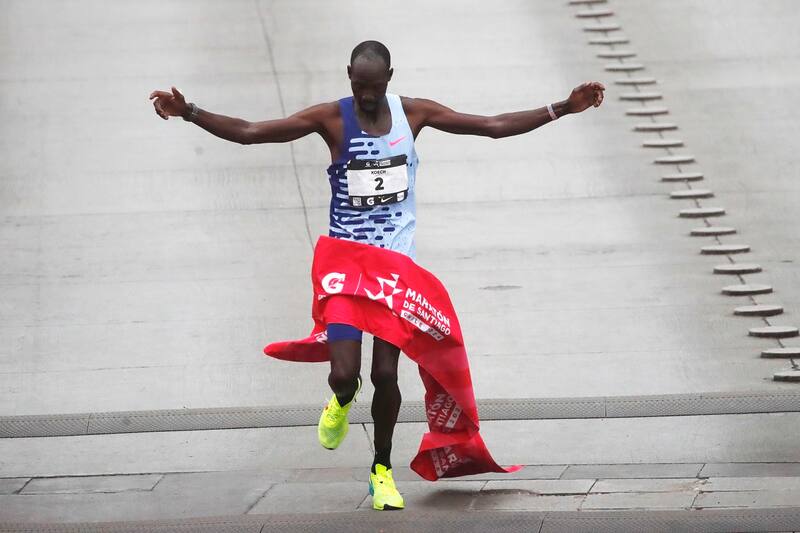 El keniata Edwin Koech ganó el Maratón de Santiago. Agencia Aton