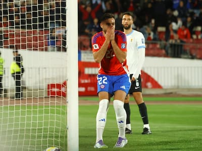 Chile cierra la peor eliminatoria de su historia con un amargo empate ante Uruguay