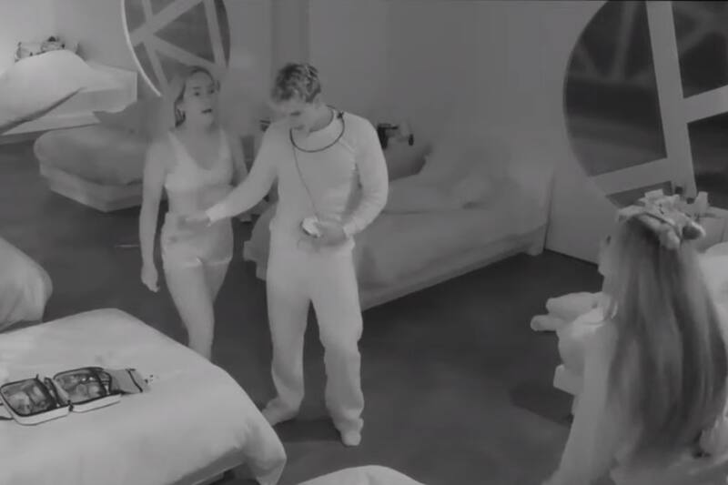 emitió una fuerte pelea.