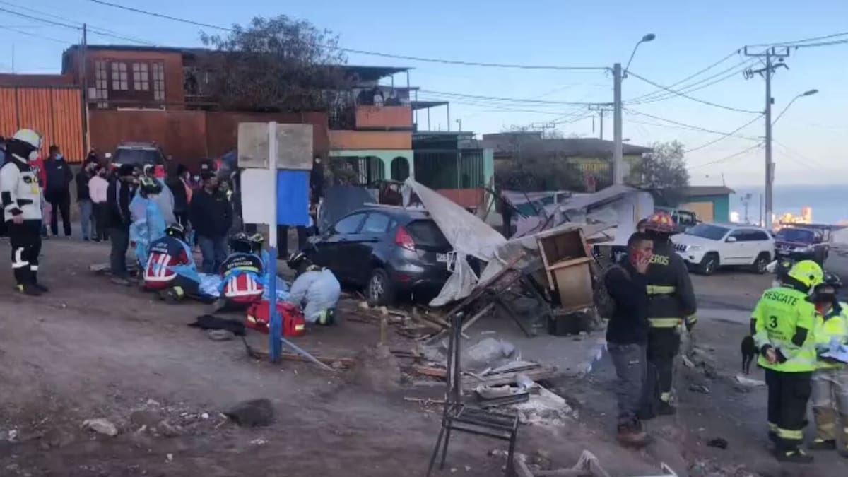VIDEO | Atropello múltiple en Antofagasta: Conductor chocó a 7 personas que esperaban micro y se dio a la fuga