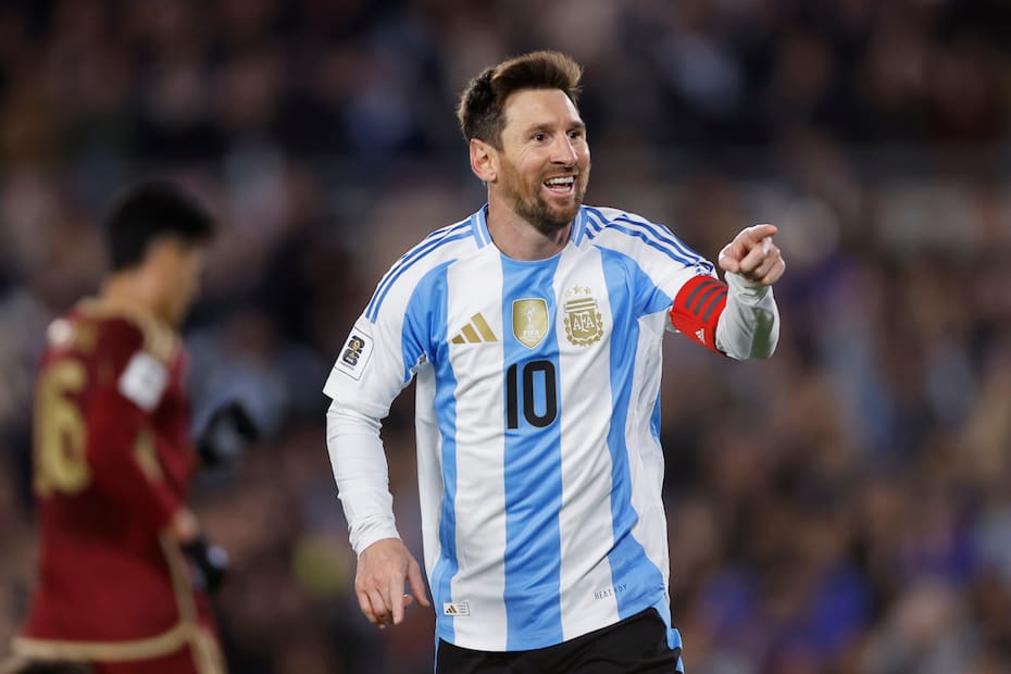 La Pulga anotó dos goles en su último partido oficial con la Selección Argentina en su país.