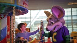 CMR entrega 40% de descuento en Chuck E. Cheese al cargar minutos