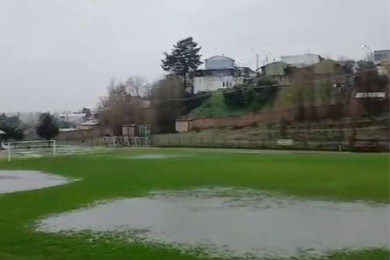 Así quedó la cancha de Deportes Laja Histórico tras el temporal. Foto: Facebook Deportes Laja Histórico.