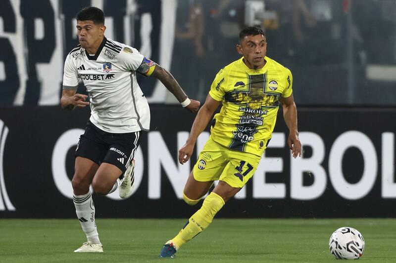 El capitán de Colo Colo en el partido contra Sportivo Trinidense por la Copa Libertadores