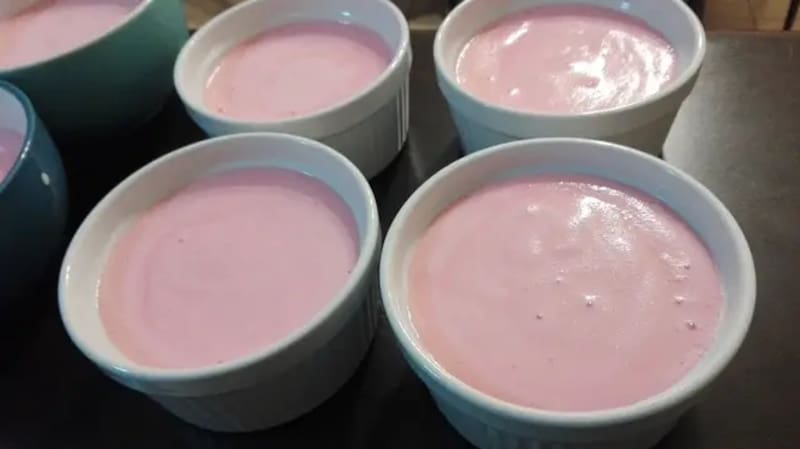 Puedes hacer la babarua en potes individuales o una fuente grande.