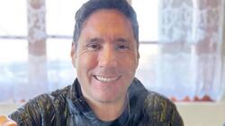 Rió a carcajadas: Pancho Saavedra protagoniza divertido chascarro junto a recolectoras de orilla en El Maule