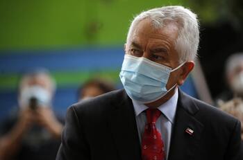 Con memes y diversas reacciones: Ministro Paris se volvió tendencia tras descargos en balance Covid