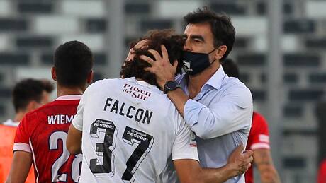 No es Colo Colo: el equipo que buscaría juntar a Maximiliano Falcón con Gustavo Quinteros