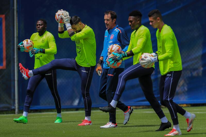 sufrió una lesión en un dedo durante el partido contra Venezuela. Foto: EFE/ José Jácome