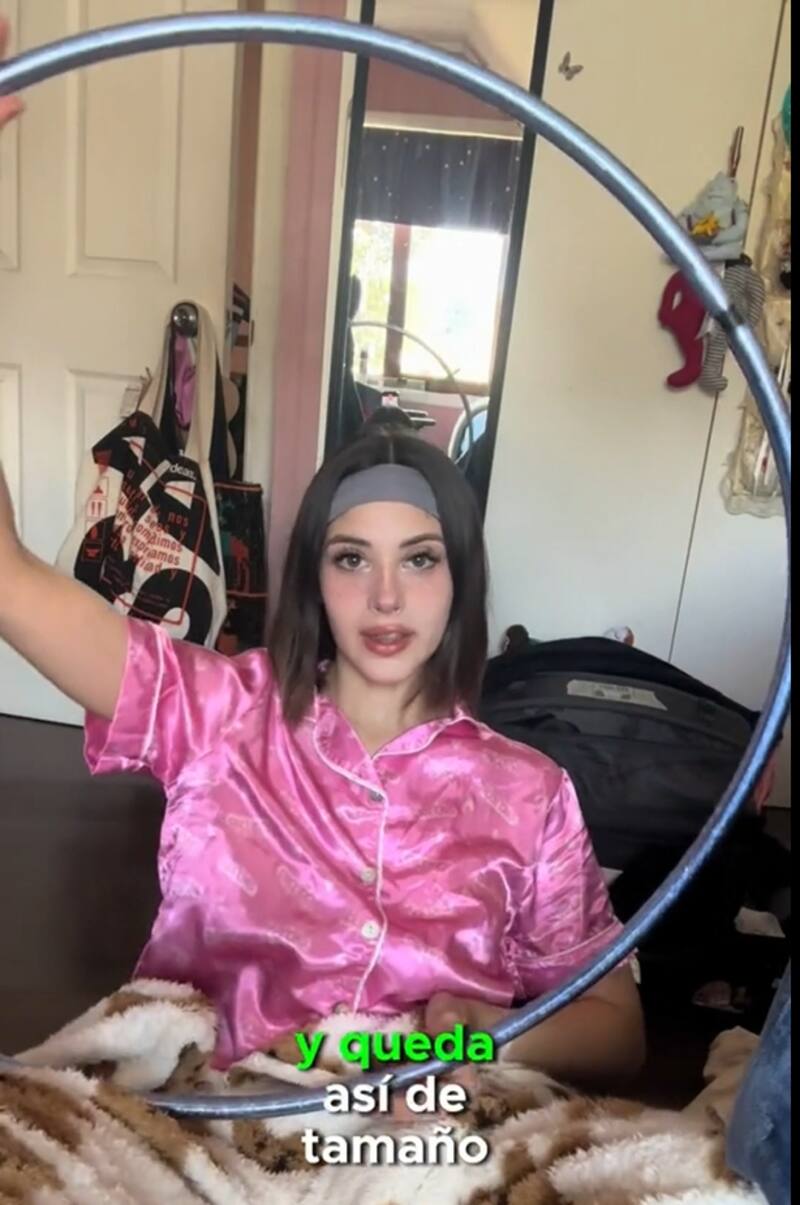 La chica gamer no pudo ingresar su aro expansible que utiliza para hacer piruetas y rutinas de gimnasia artística.