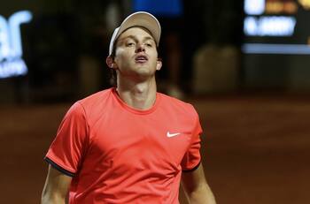 Nicolás Jarry cayó ante Nobert Gombos en el segundo punto de la serie de Copa Davis entre Eslovaquia y Chile
