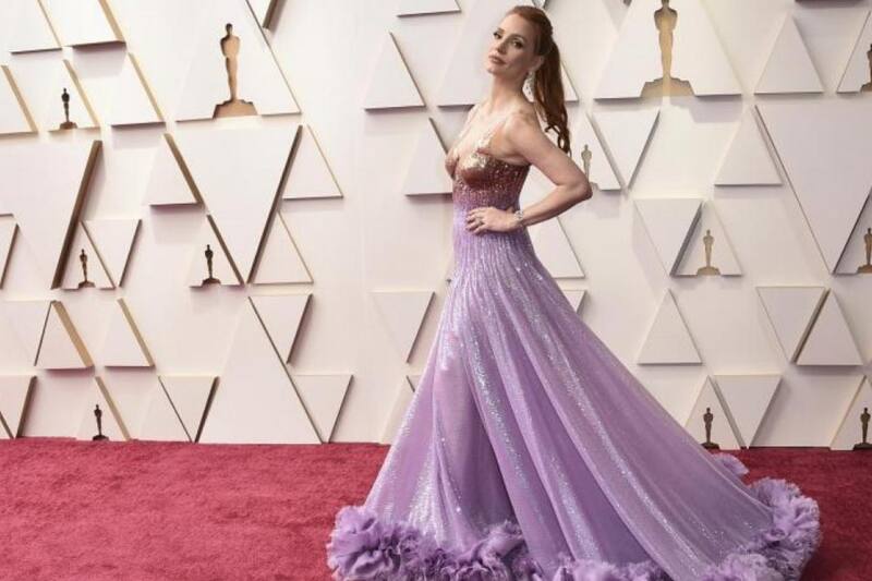 Jessica Chastain luce un espectacular vestido firmado por Gucci en los Oscar 2022